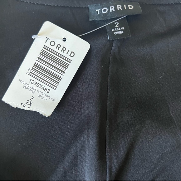NWT Torrid size 2 - Picture 3 of 5